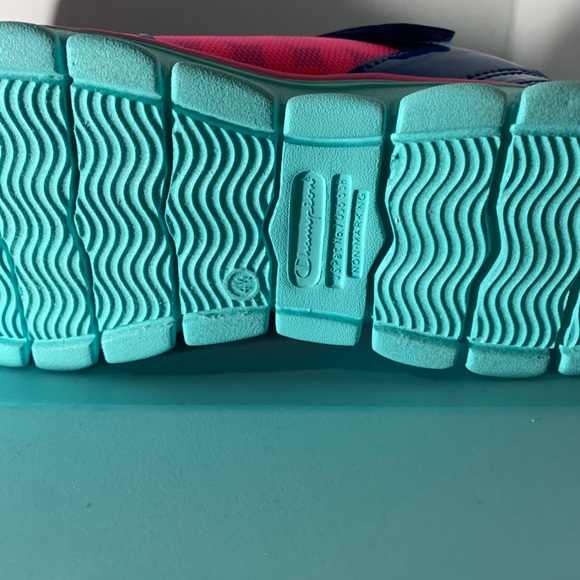 NWT GIRLS CHAMPION VINTAGE RUNNING SHOES - Picture 16 of 16